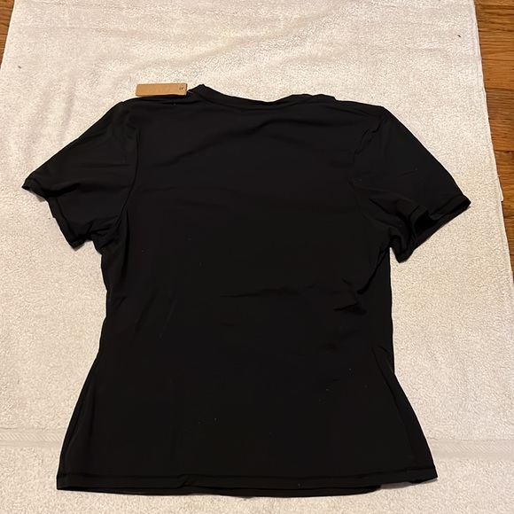 SKIMS Fits Everybody T-shirt - Picture 2 of 4